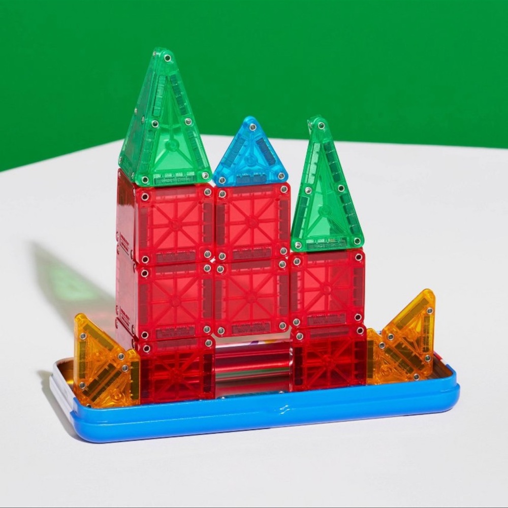 Magna-Tiles microMags Travel set, 26 piece set in a travel storage tin - Picture 3 of 8